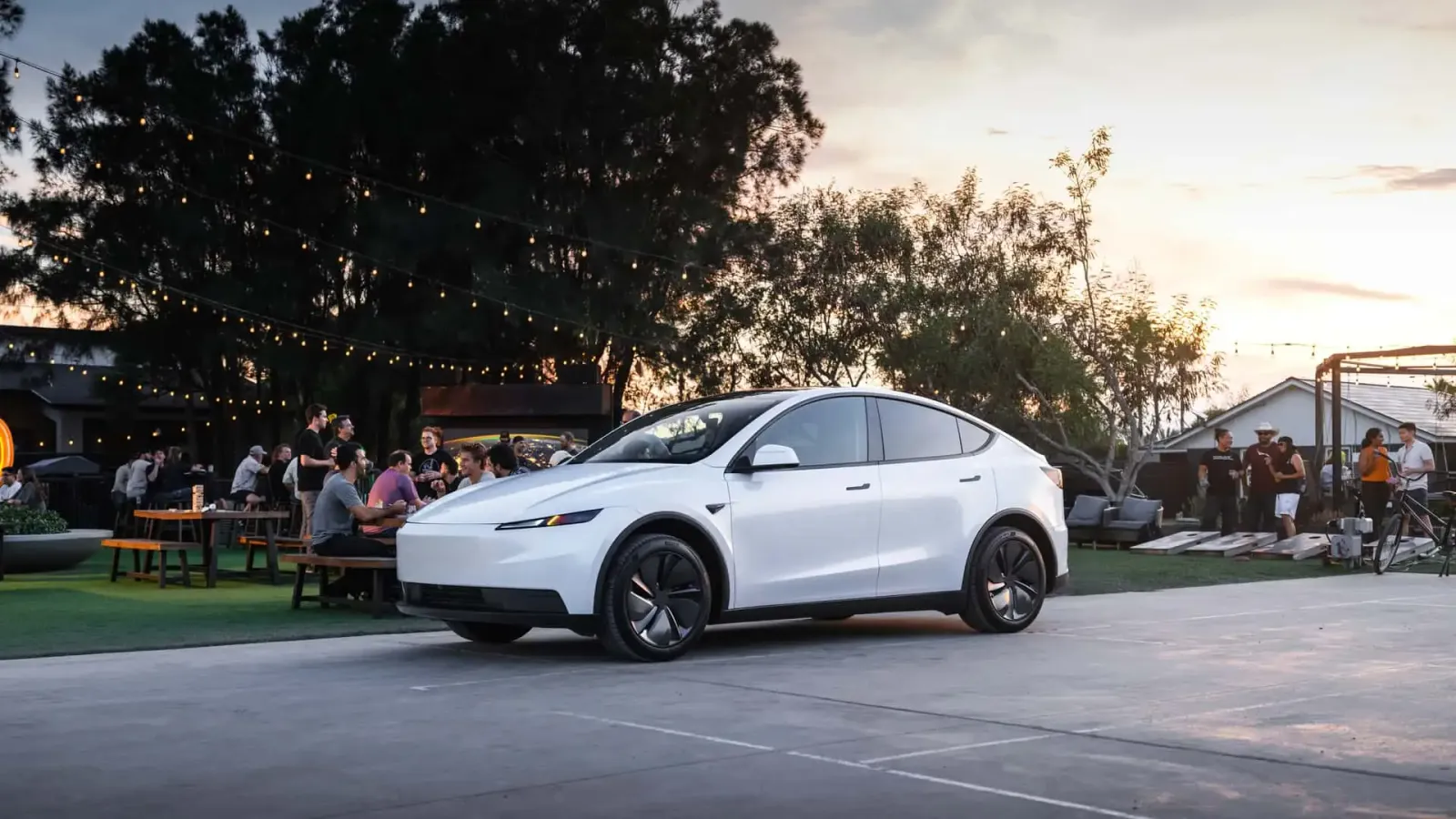 Tesla Model Y Standard 2026