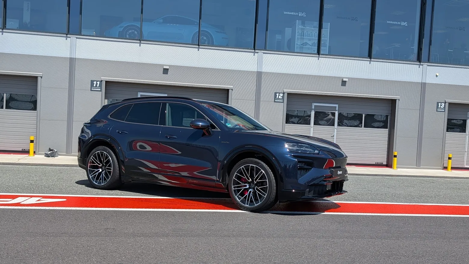 porsche cayenne electric davanti 2