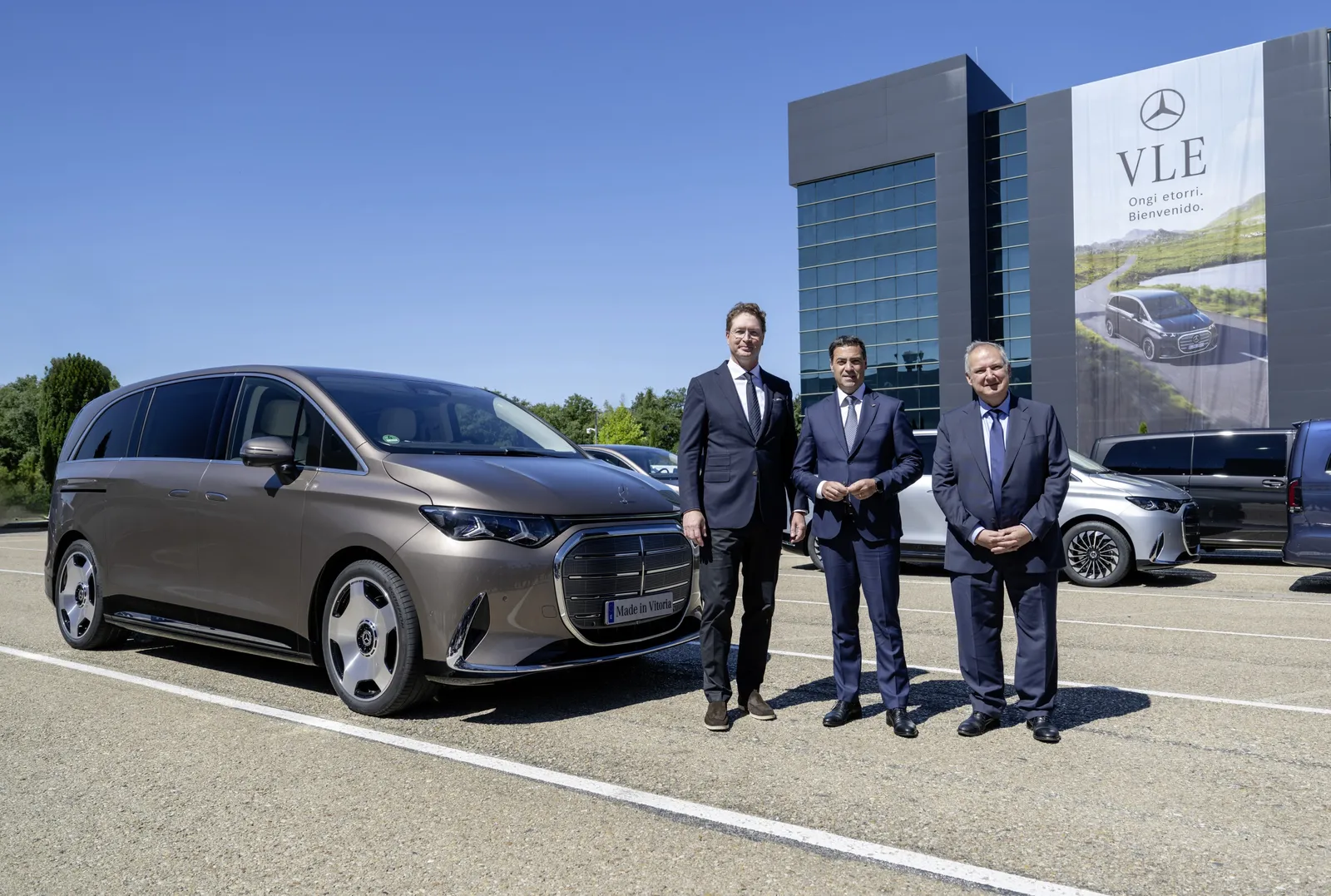 Mercedes ha avviato la produzione del Mercedes VLE, mentre il Gruppo Volkswagen ha lanciato il VW ID. Polo, la Cupra Raval e la Skoda Epiq. Tutto questo in SPAGNA