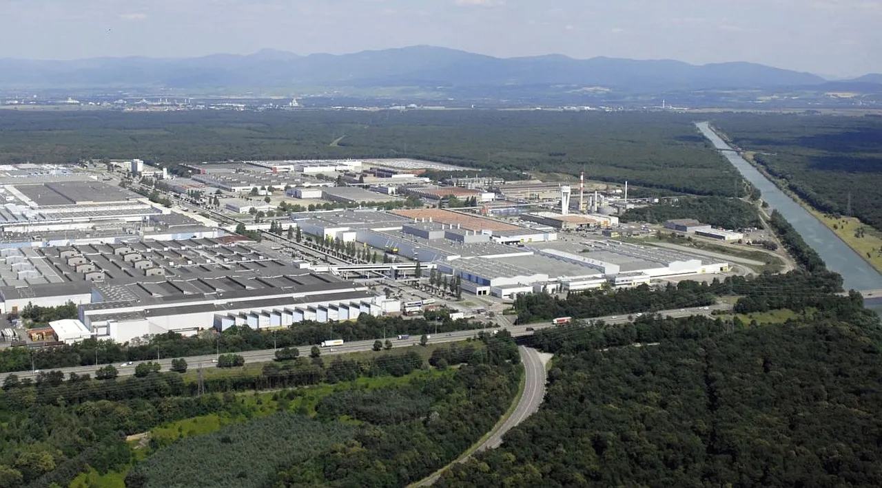 Stellantis: Ci sarà la piattaforma STLA One. Universale, globale, segmento C, fabbrica in FRANCIA