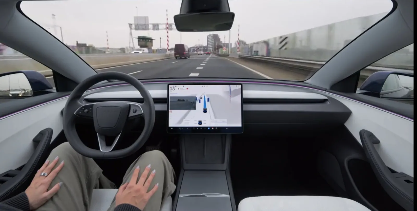Il dominio TeslaAndroid.com ha smesso di funzionare. Il suo proprietario aveva in passato attivato informalmente il FSD (Supervised).