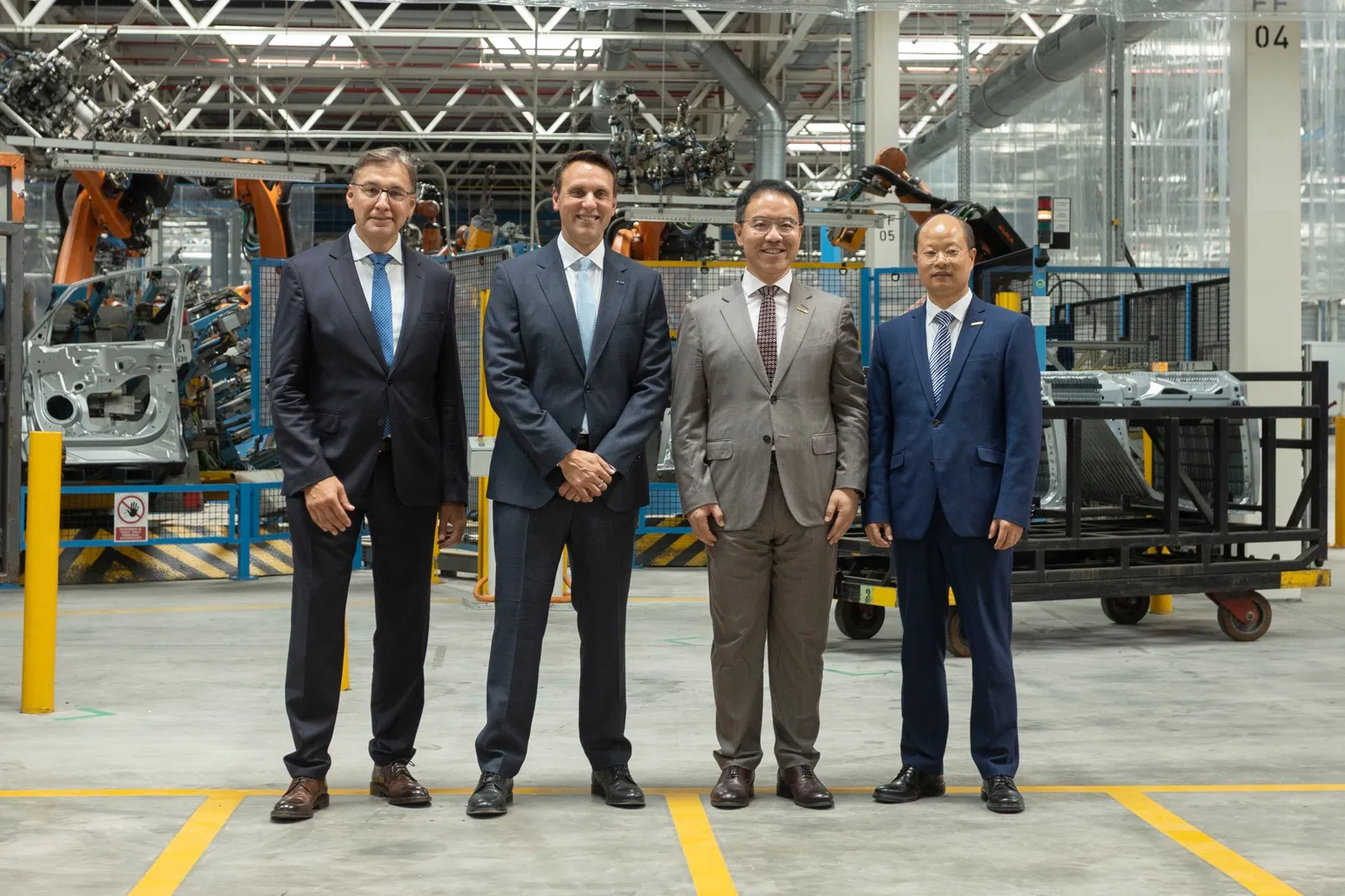 Ford e Geely creano una joint venture. La tecnologia cinese nei modelli Geely e Ford prodotti, ovviamente, in Spagna.