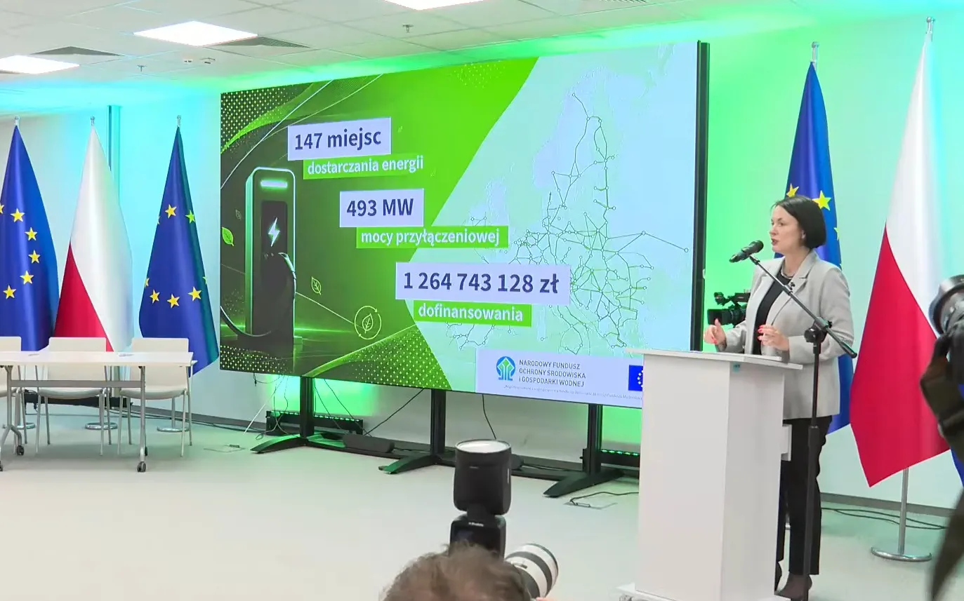 NFOŚiGW finanzierà i fornitori di energia polacchi. 147 punti di connessione per caricabatterie per camion, 493 MW di potenza