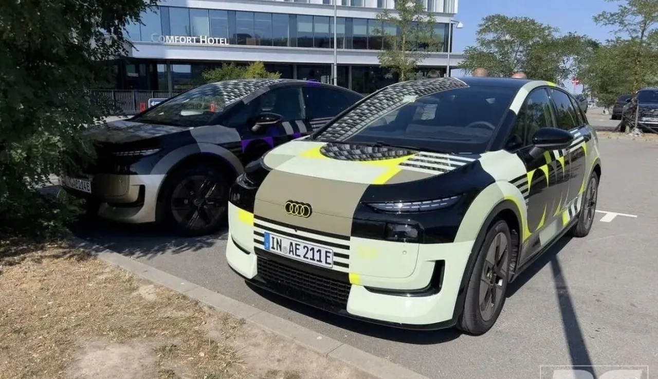 Il nuovo Audi A2 e-tron ripreso in diretta. Dopo la rimozione del camouflage da parte dell’AI, evoca dei ricordi [foto]