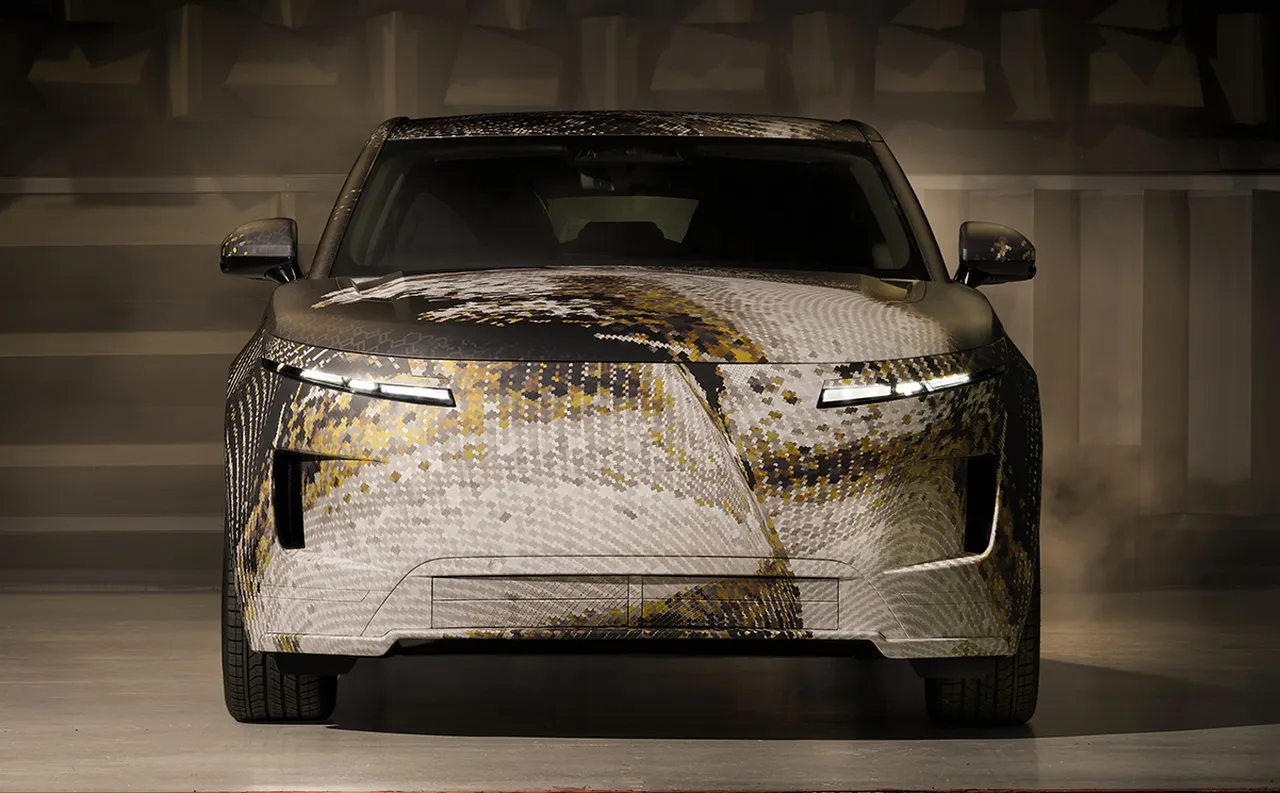 Range Rover GT, il completamente nuovo Range Rover elettrico. L’interior è concepito come un “santuario di pace”, quindi ha uno stile teslo-cinese.