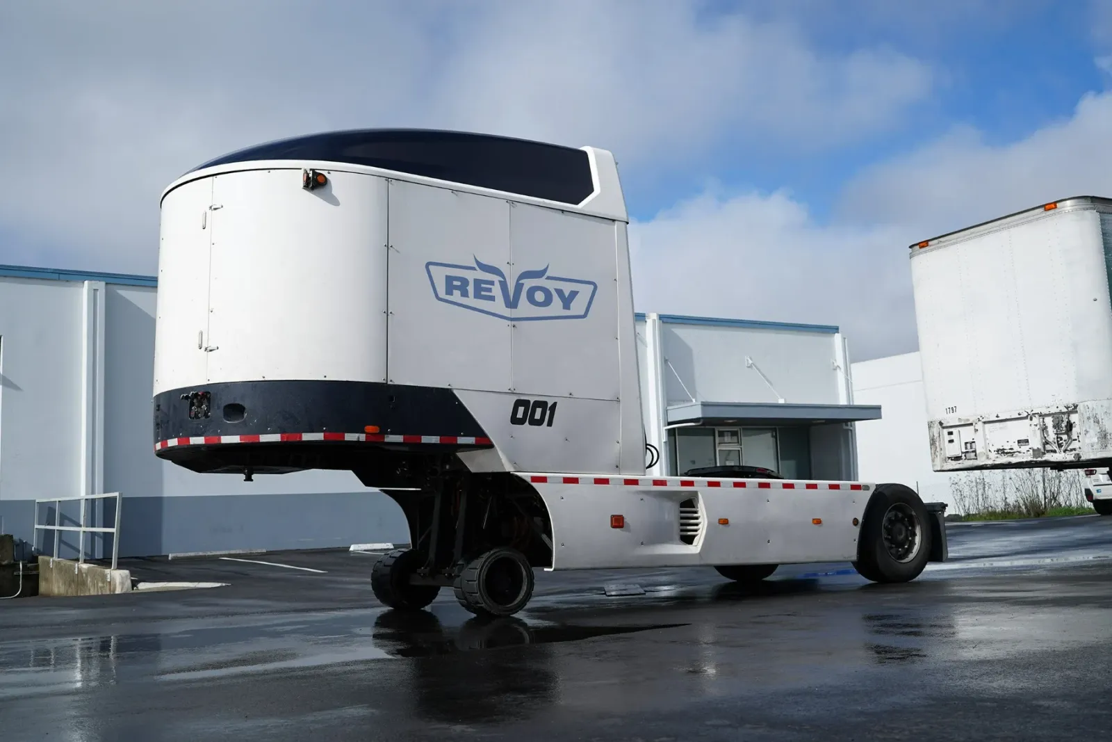 Revoy raises $27 million for plug-in electric truck dolly