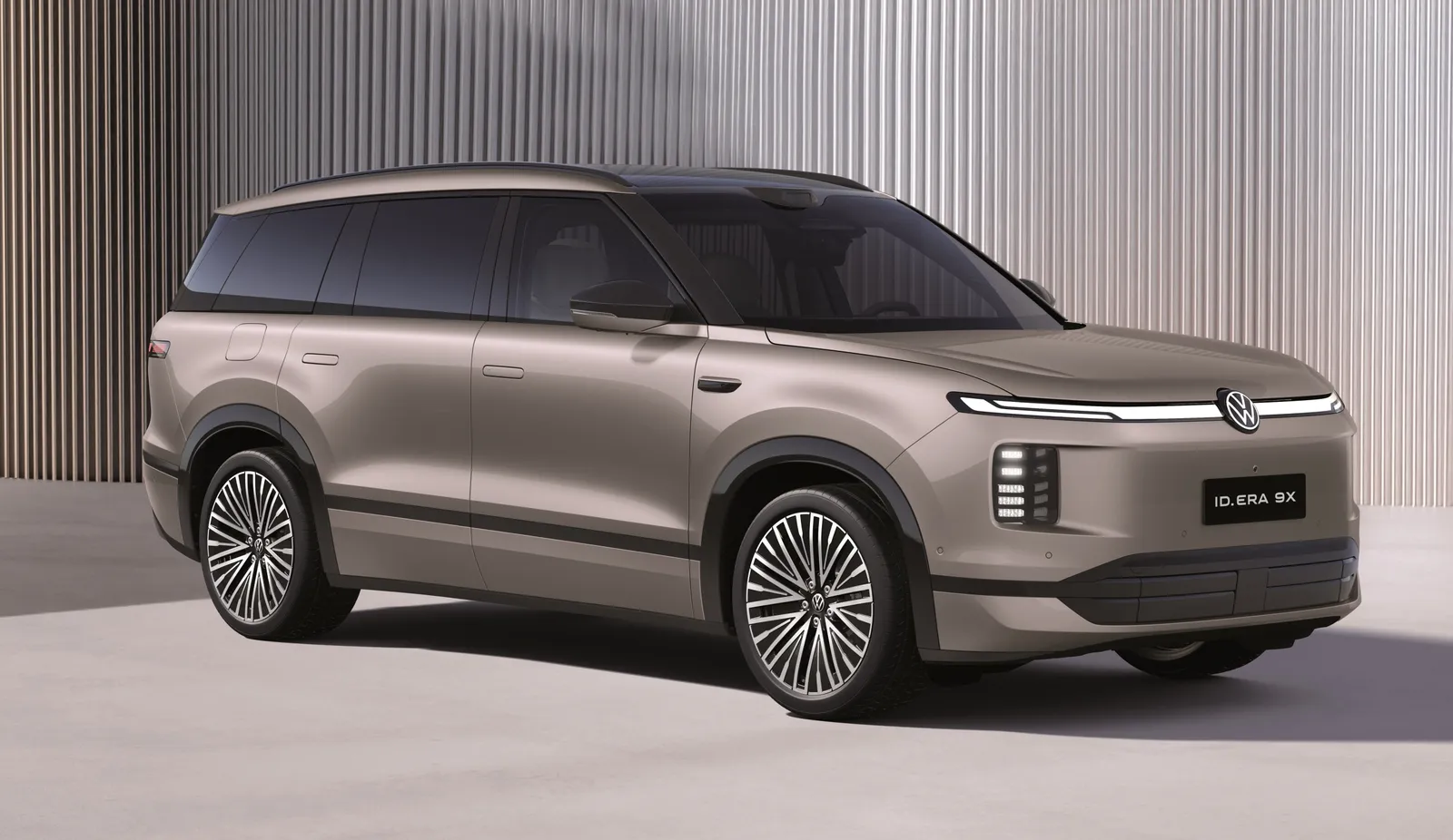 La VW ID. Era 9X non si vende particolarmente bene in Cina. L’intero Gruppo Volkswagen registra lì una flessione del 31,6 percento.