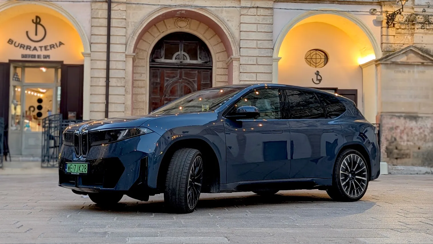 bmw ix3 wlochy sylwetka