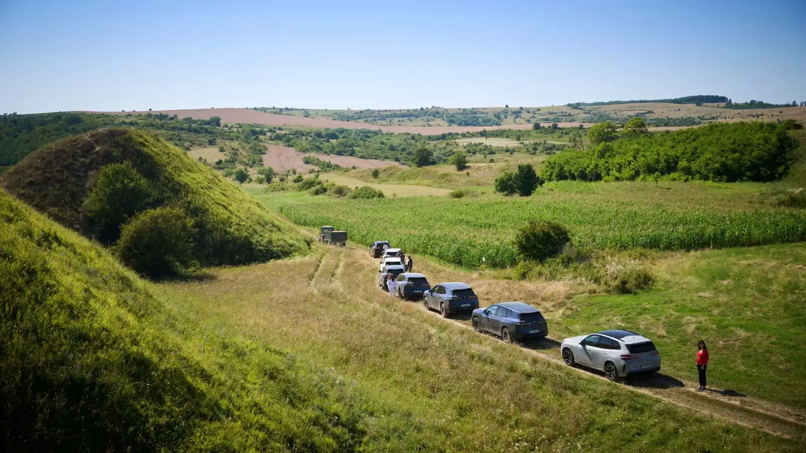 Viaje por carreteras de Rumania con el BMW iX3 2026