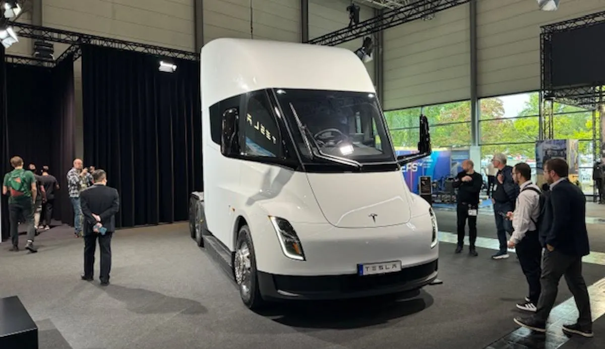 Attualmente: Tesla annuncia informazioni sull’introduzione di Semi in Europa durante la fiera dei camion a settembre