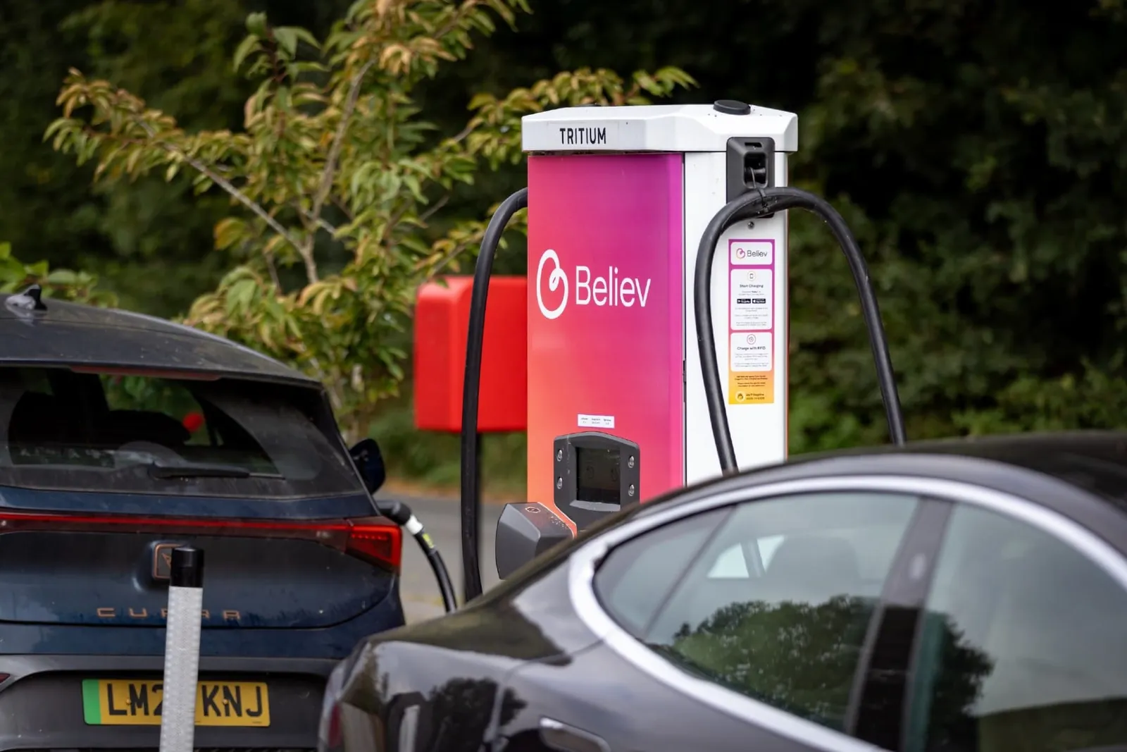 Devon y Torbay encargan la instalación de casi 3,000 puntos de carga públicos para vehículos eléctricos.