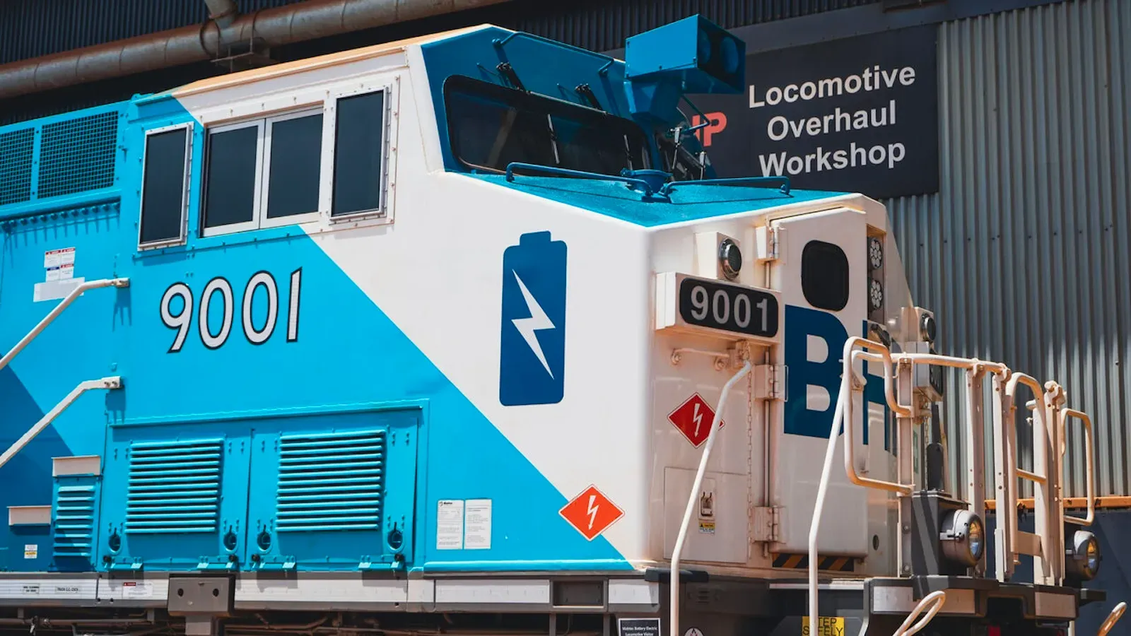Test della tecnologia del futuro: prove di camion e locomotive a trazione elettrica a batteria