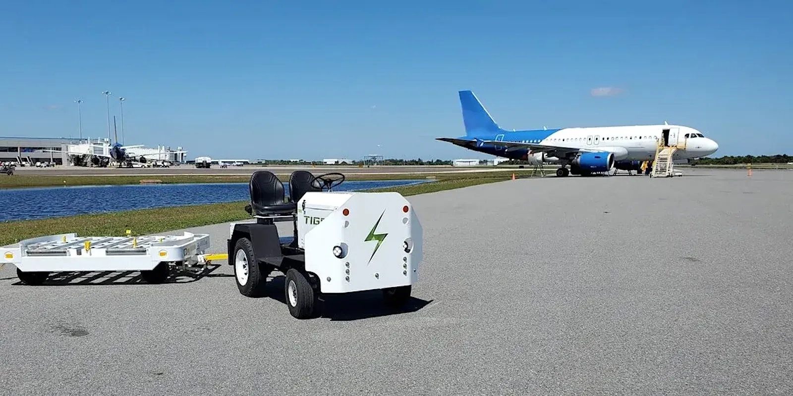 E-quipment highlight: Tiger electric baggage tug hauls 30 TONS [video]