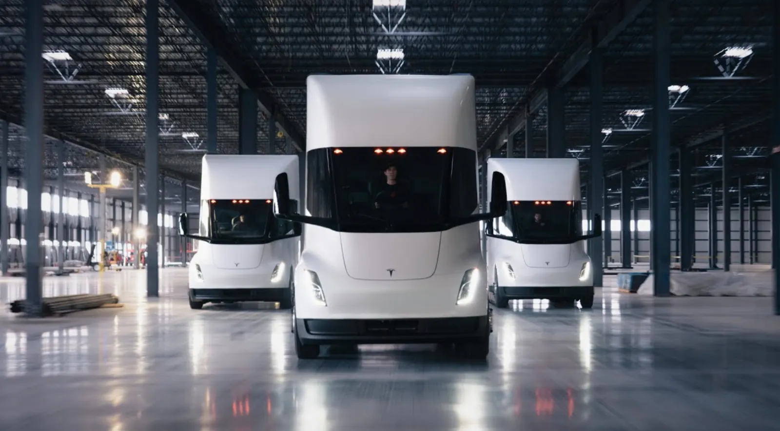 Einride distribuirà 500 camion elettrici Tesla nell’ordine più grande di camion elettrici mai effettuato