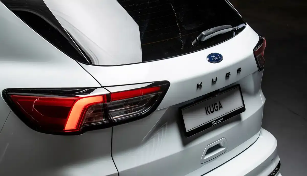 O sucessor do Ford Kuga deve contar com tecnologia flexível da Geely