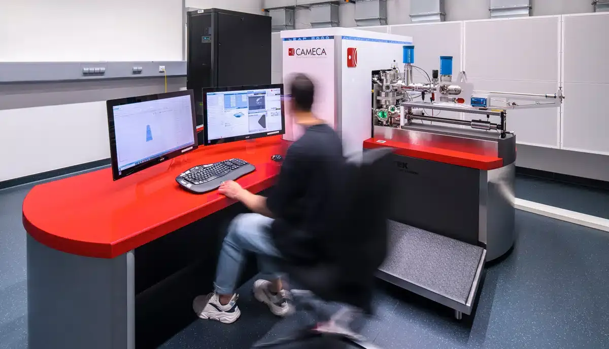 Gli scienziati affermano che le batterie perdono litio nel collettore elettrico