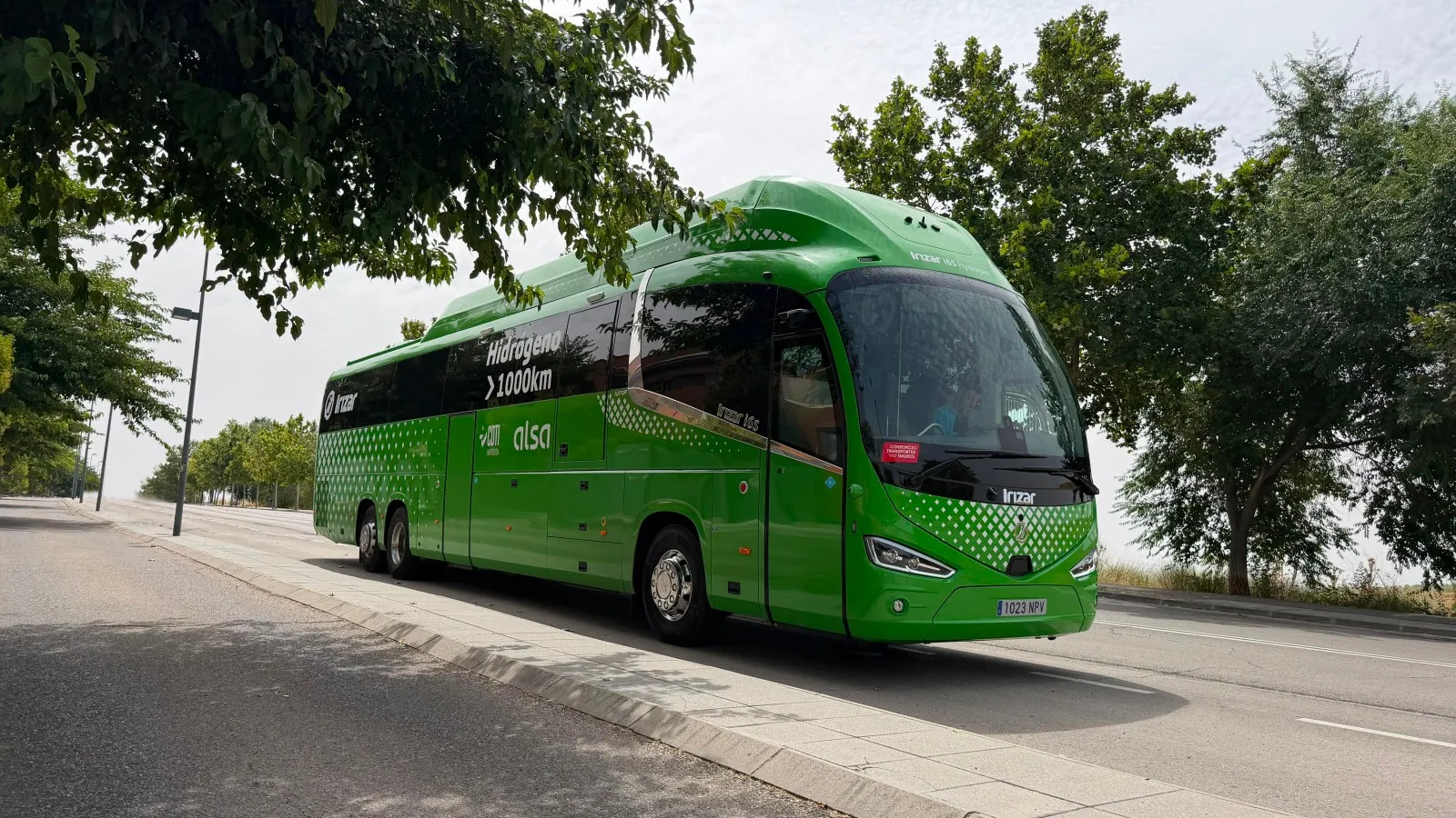 Fuel Cell Trucks And Buses Are Still Coming, And They Still Need More Green Hydrogen