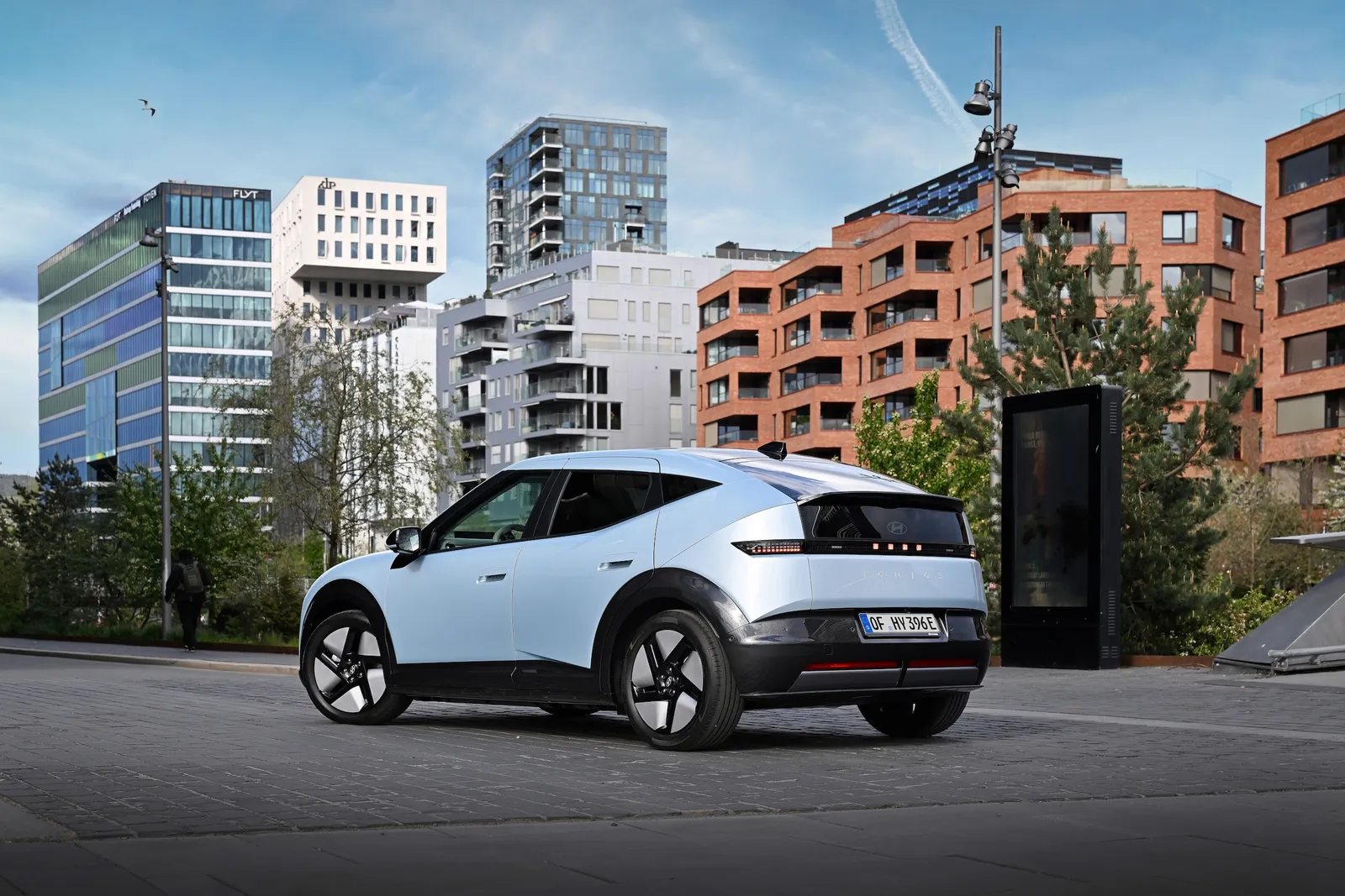 Hyundai IONIQ 3 in Polonia a partire da 119 900 zł. Versione di base con batteria da 42 kWh, mentre quella con batteria da 61 kWh costa fino a 179 900 zł.