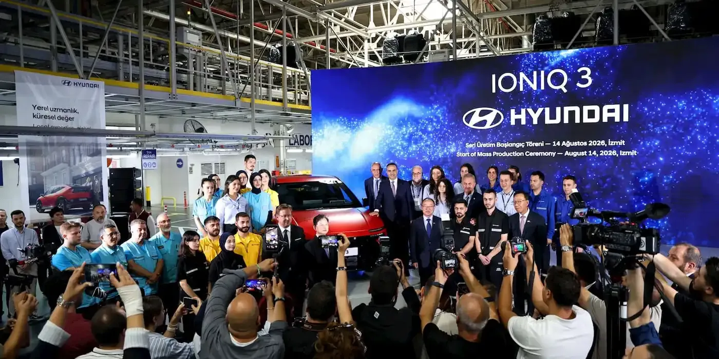 Hyundai rozpoczyna produkcję IONIQ 3, swojego przystępnego cenowo elektrycznego hatchbacka.