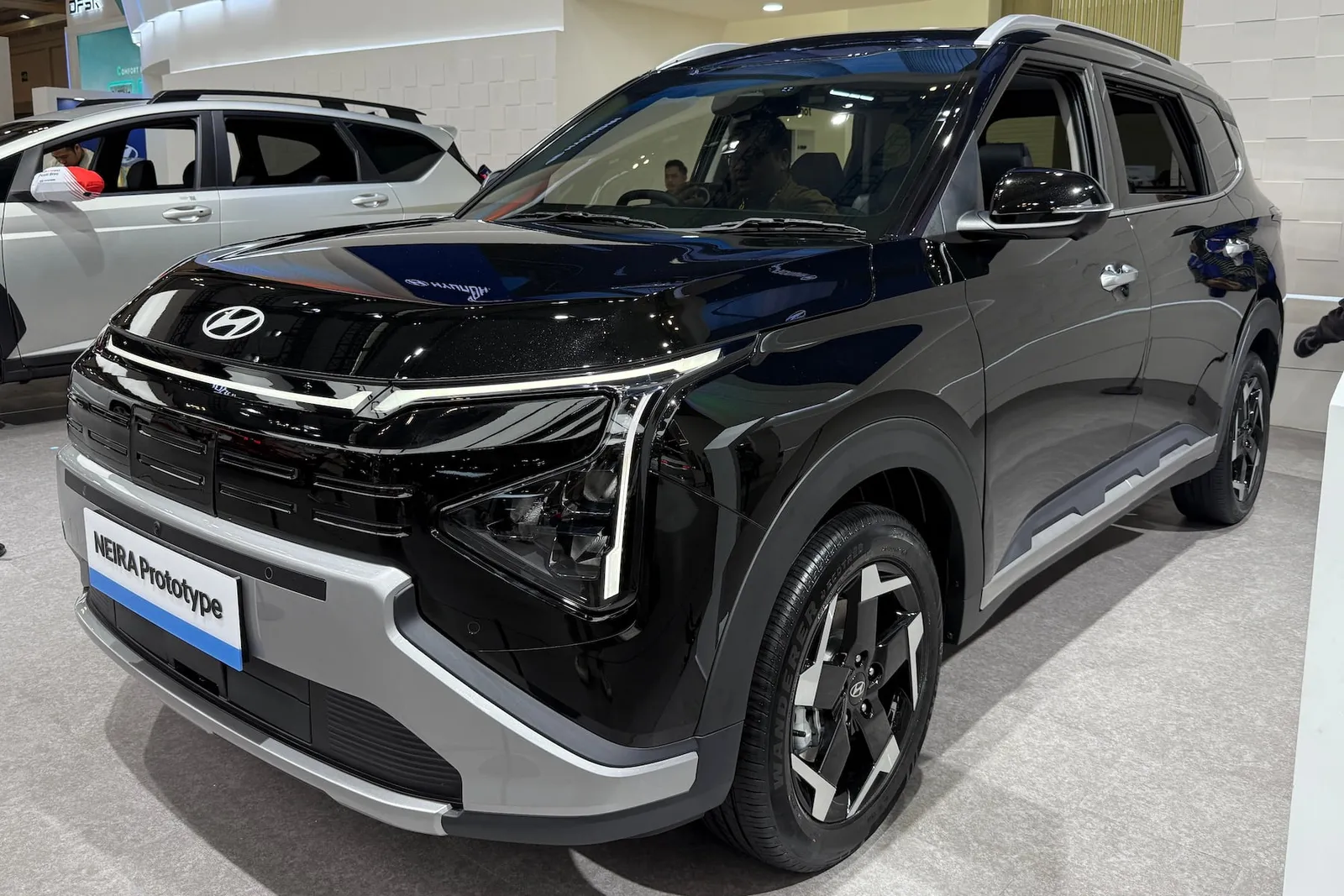 Hyundai presenta el MPV eléctrico ‘Neira’ para Indonesia
