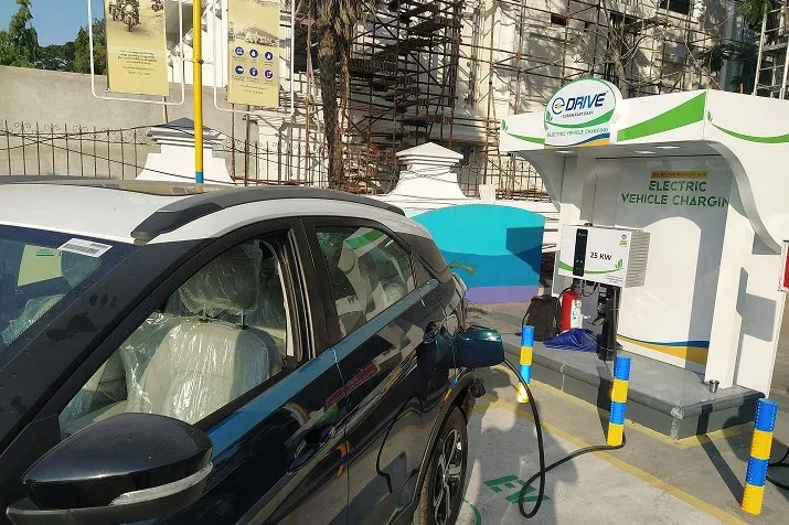 Індія схвалює зарядні пристрої та очікує їх впровадження.