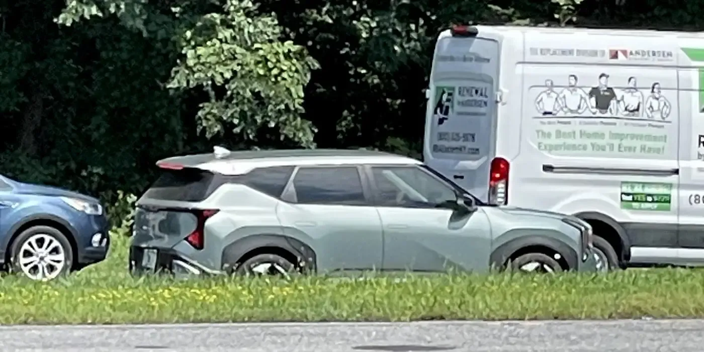 Kia EV3 flagrado dirigindo em Nova York à medida que seu lançamento nos EUA se aproxima [Imagens]