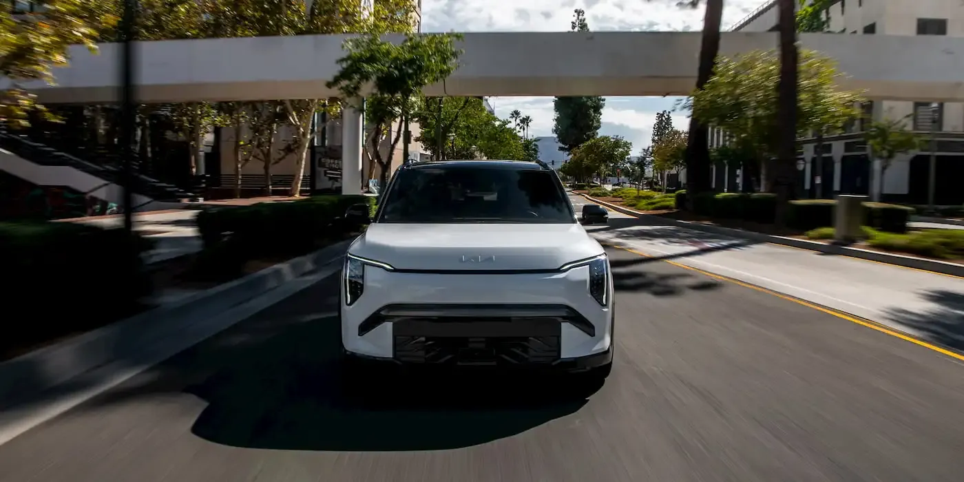 起亚这款售价46,000美元的顶级电动SUV EV3 GT,实际外观更为出色。