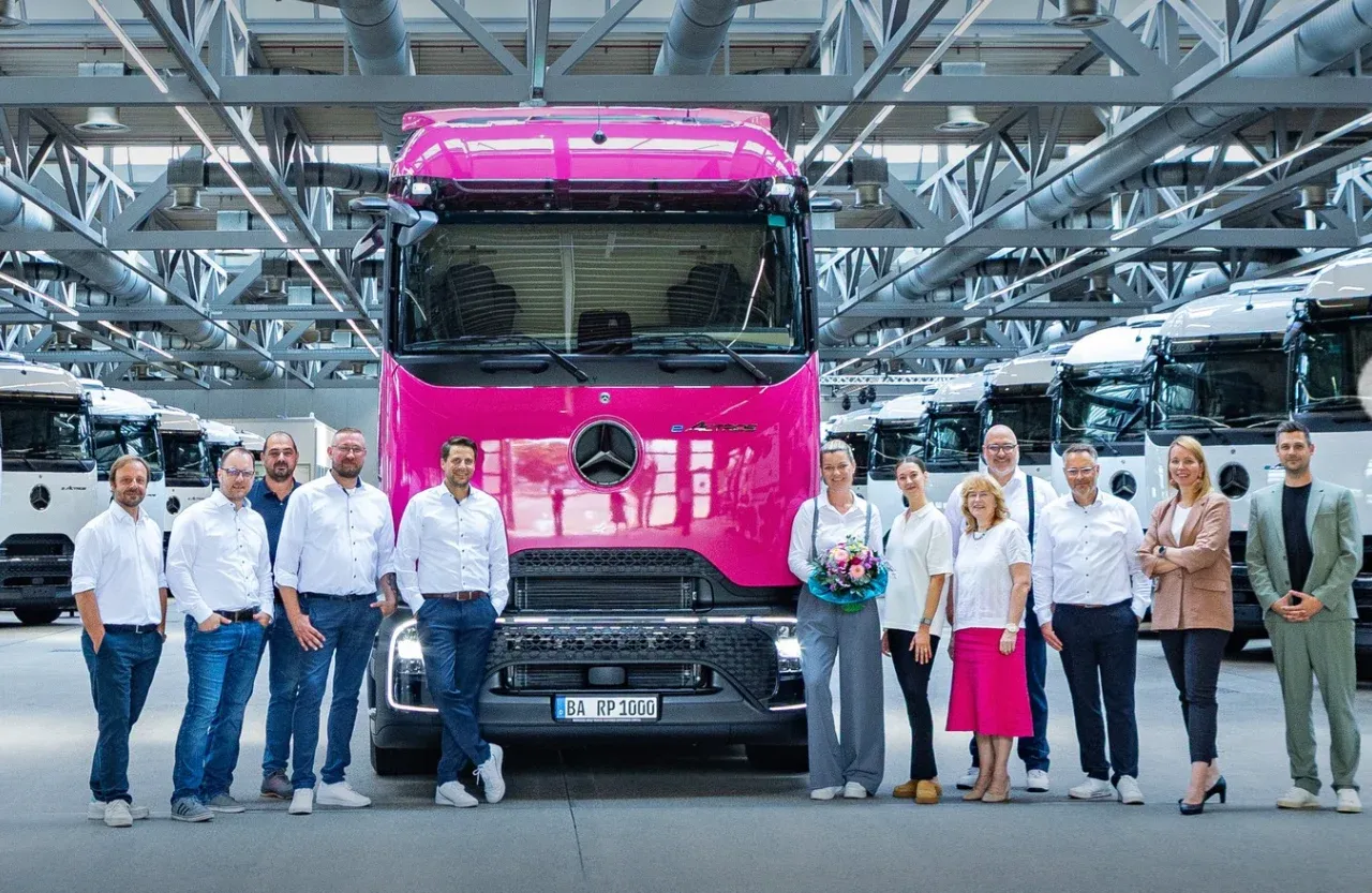 A empresa de logística Pflaum utiliza 30 novos caminhões eActros 600