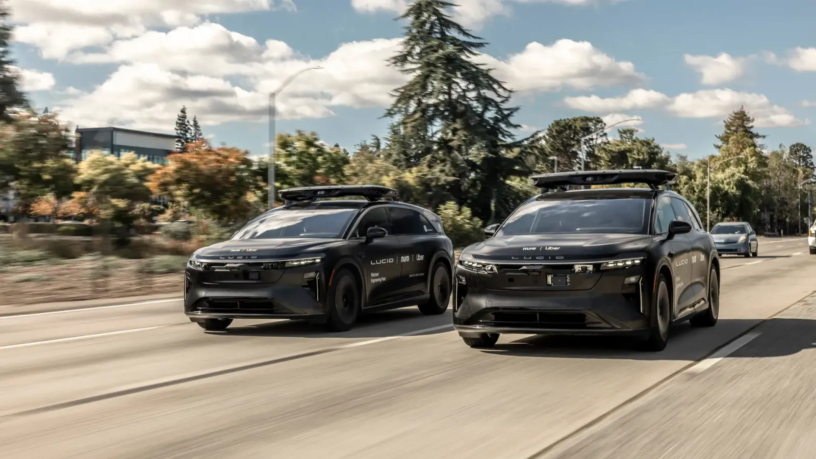 Parceria entre Uber, Nuro e o robôtaxi Lucid Gravity