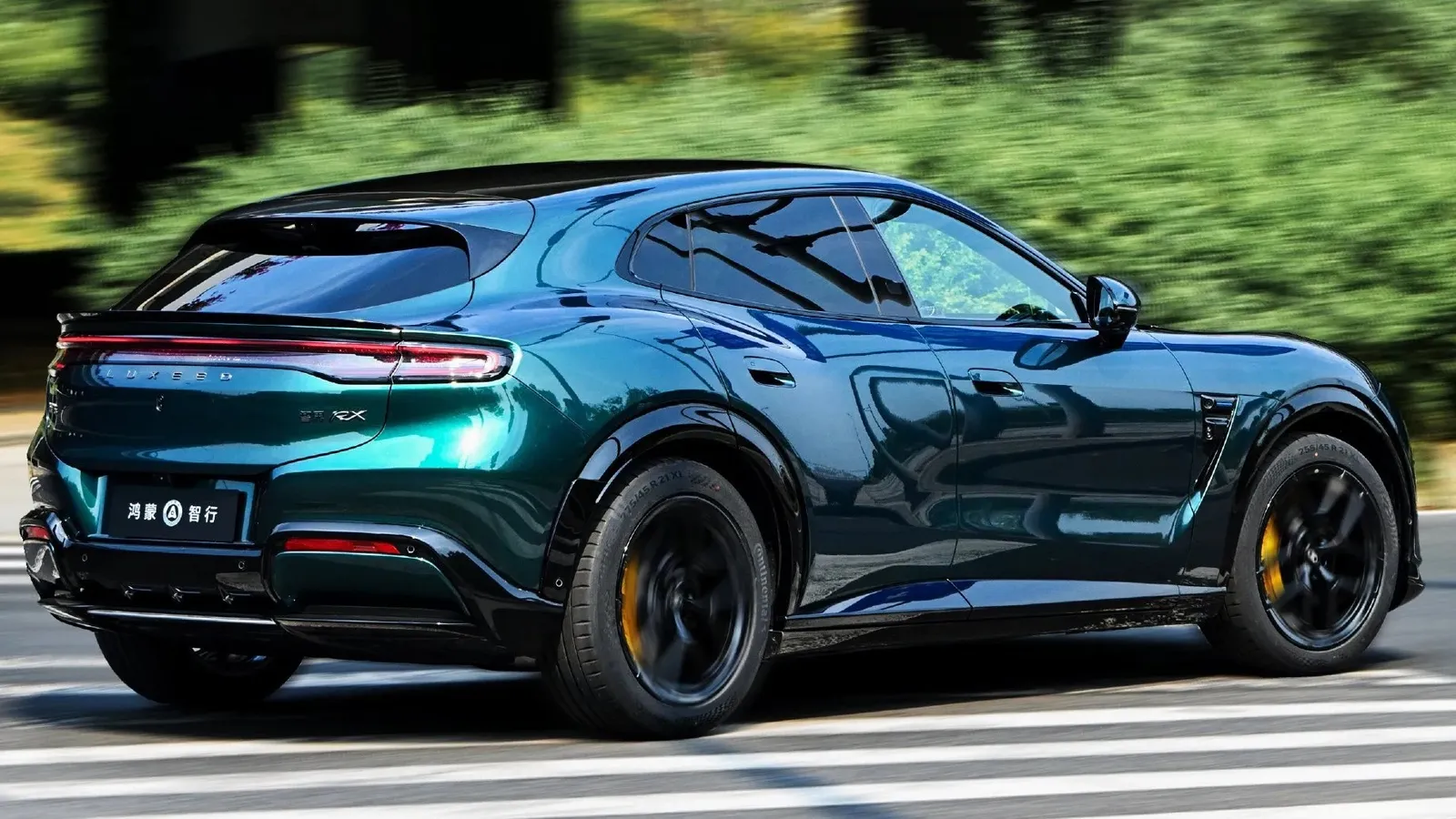 Il Luxeed RX ha un progettista proveniente da Ferrari: Werner Gruber ha firmato il concorrente cinese Xiaomi YU7.