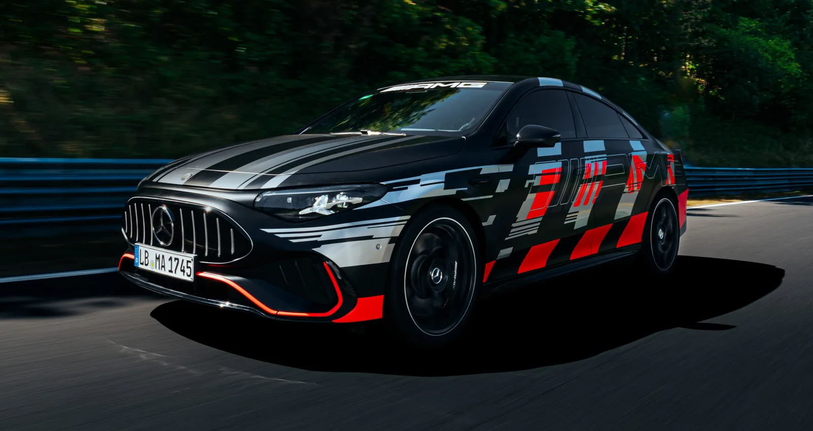 Mercedes-AMG CLA 45 4Matic+ z czasem 7:32,07 na Nuerburgring. Ciut lepiej niż Porsche Taycan Turbo S i Hyundai Ioniq 6N