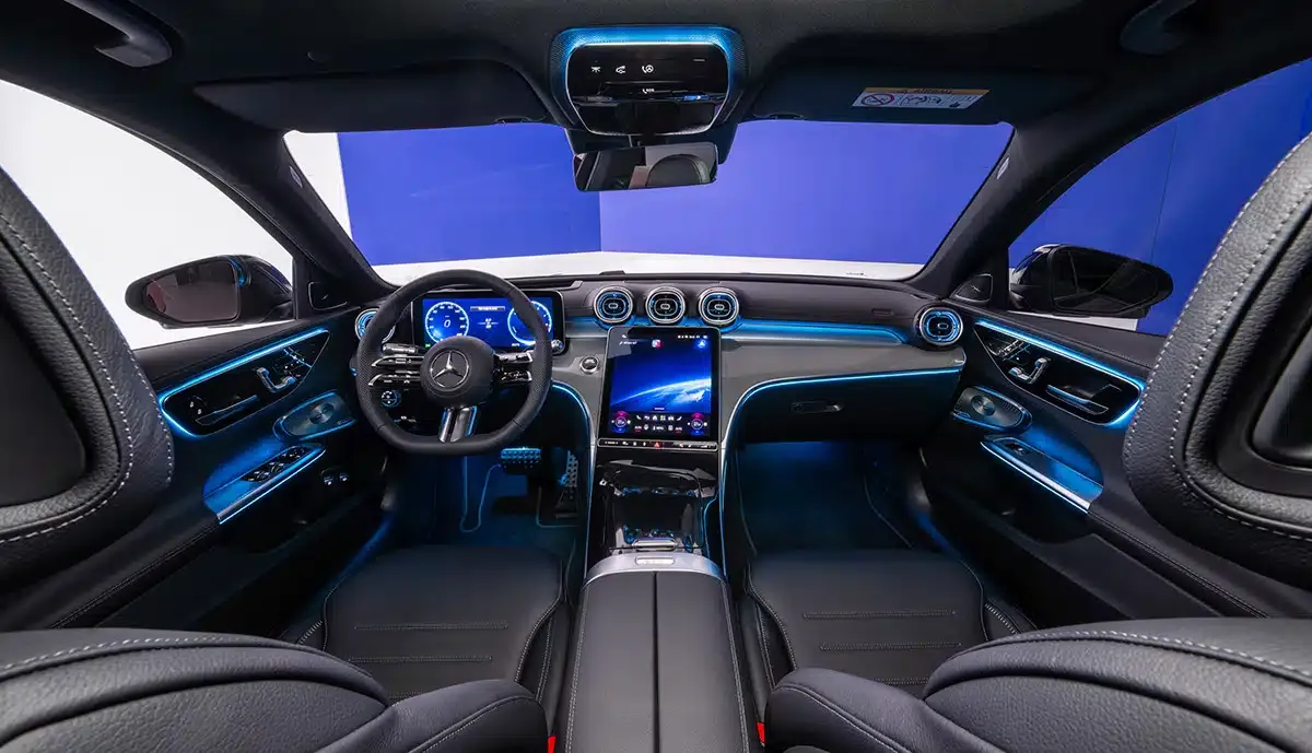 Mercedes-Benz-C-300-e-Limousine-Plug-In-Hybrid-_web-012