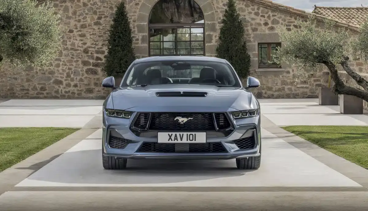 Si attende la nuova berlina Mustang Ford Mach 4 con motore V8 ibrido