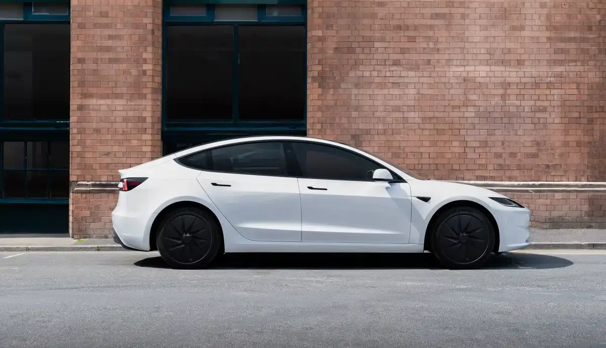 Tesla-Model-3-Standard