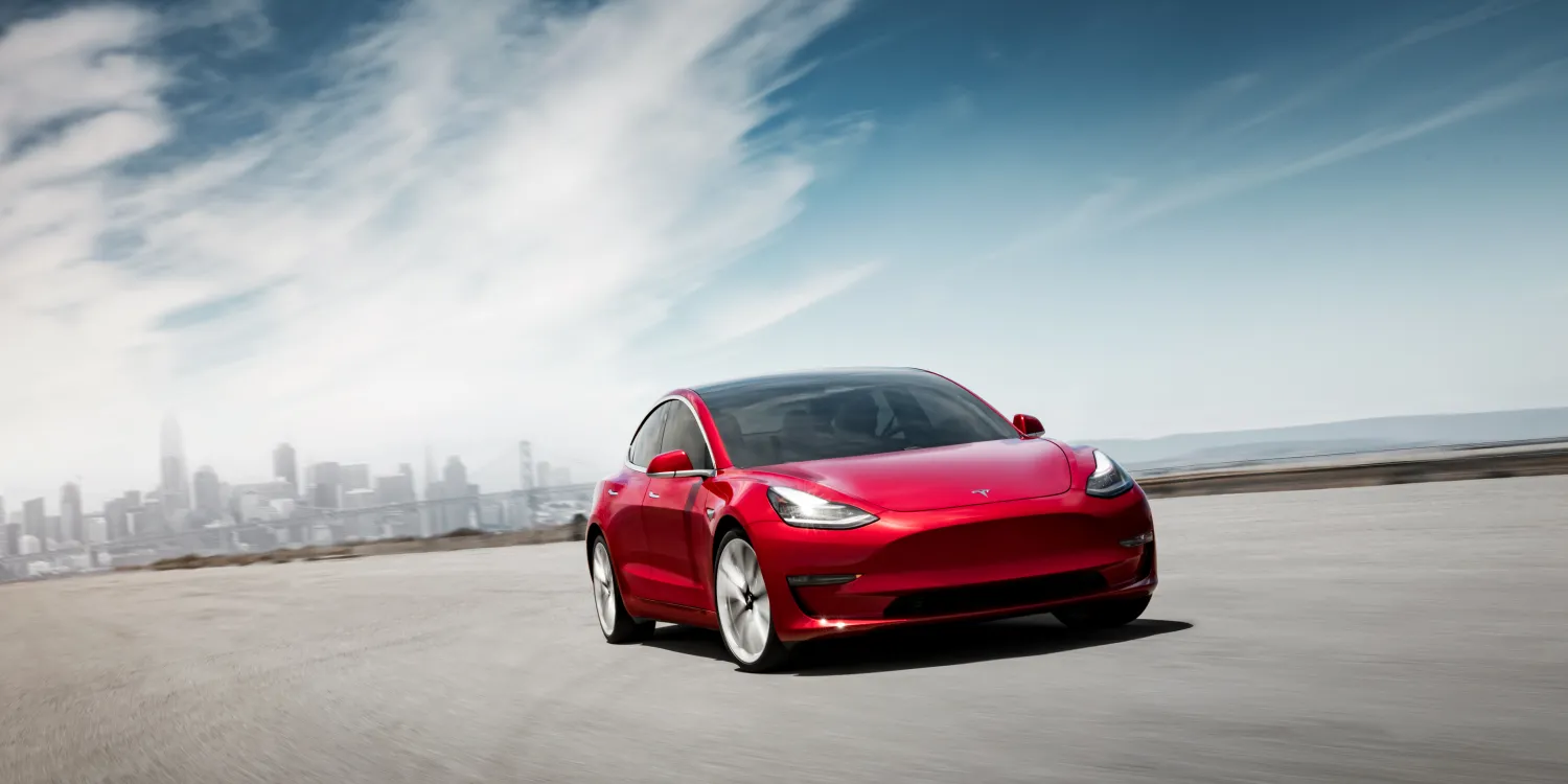 NHTSA inicia investigación sobre 1.2 millones de Teslas