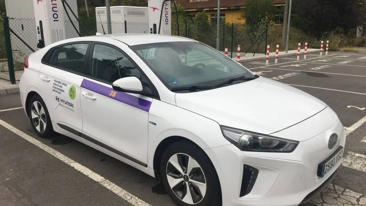 Oto Hyundai Ioniq Electric z przebiegiem 438 000 km. Kolejny dowód, że elektryki to odpowiedniki Mercedesa-beczki