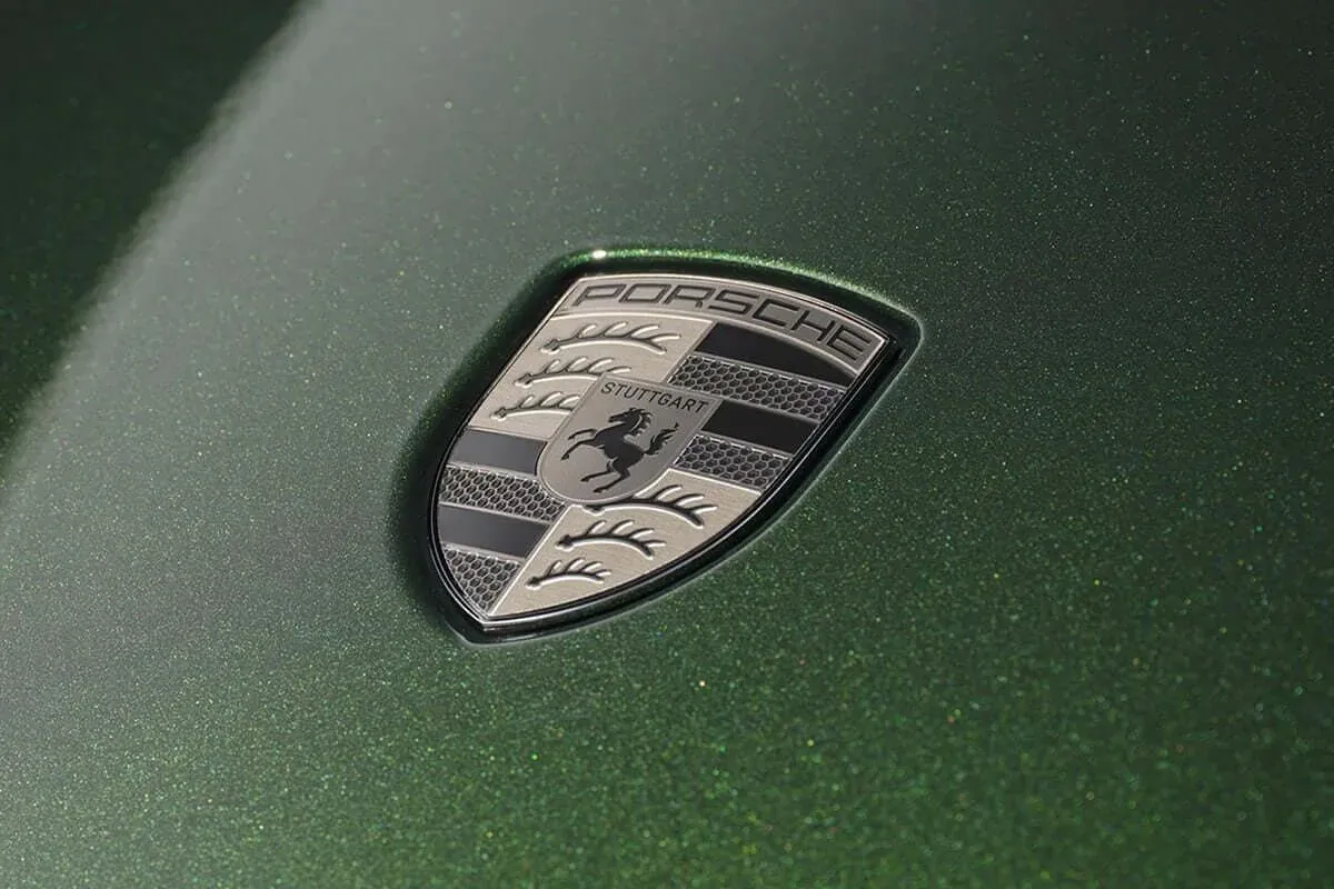 Porsche unirà le emissioni di CO2 con Xpeng nell’UE. I cinesi otterranno crediti per gli anni 2026-2027.