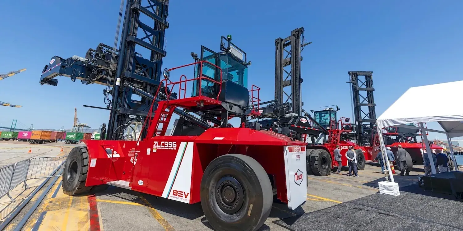 Contratto di locazione di 30 anni con Yusen Terminals, che garantisce l’operatore del terminal marittimo di Los Angeles fino al 2056 e apre la strada a un ulteriore investimento di 200 milioni di dollari in attrezzature per la movimentazione delle merci a zero emissioni.