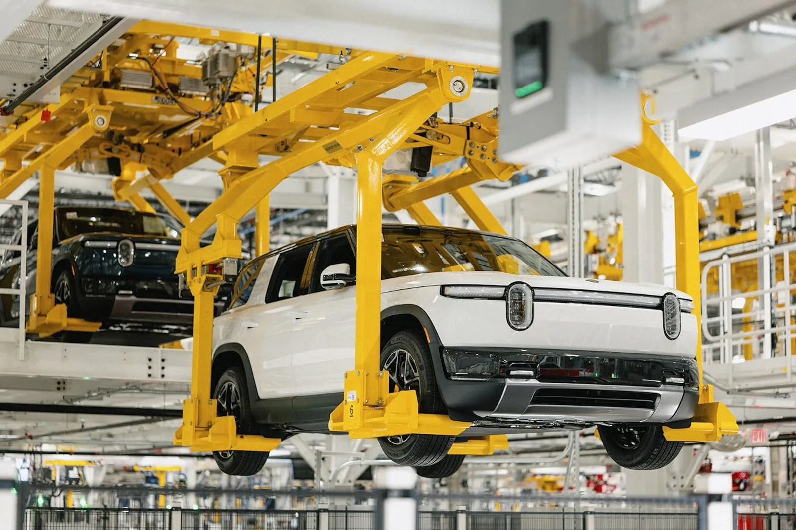 Rivian incrementa sus ingresos en el segundo trimestre y disminuye sus pérdidas