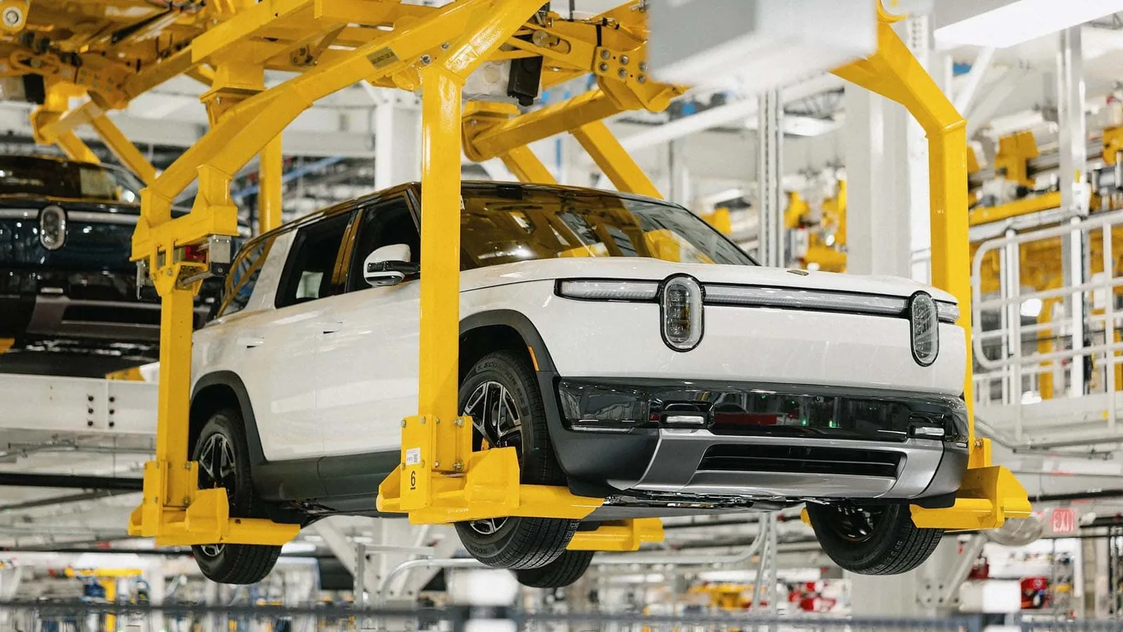 Rivian додає другу зміну на лінію збірки R2. Ось чому це має значення.