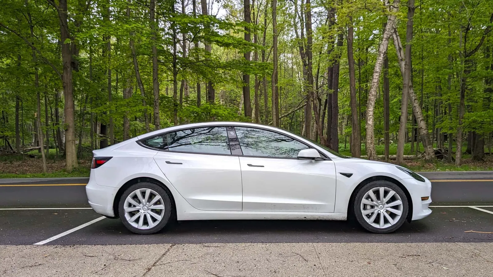Деякі власники стверджують, що нове оновлення FSD від Tesla спричиняє перегрівання комп’ютерів їхніх автомобілів.