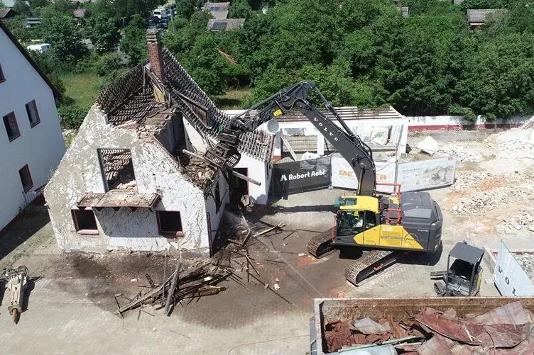 La città di Norimberga utilizza macchine da costruzione elettriche per la ricostruzione.