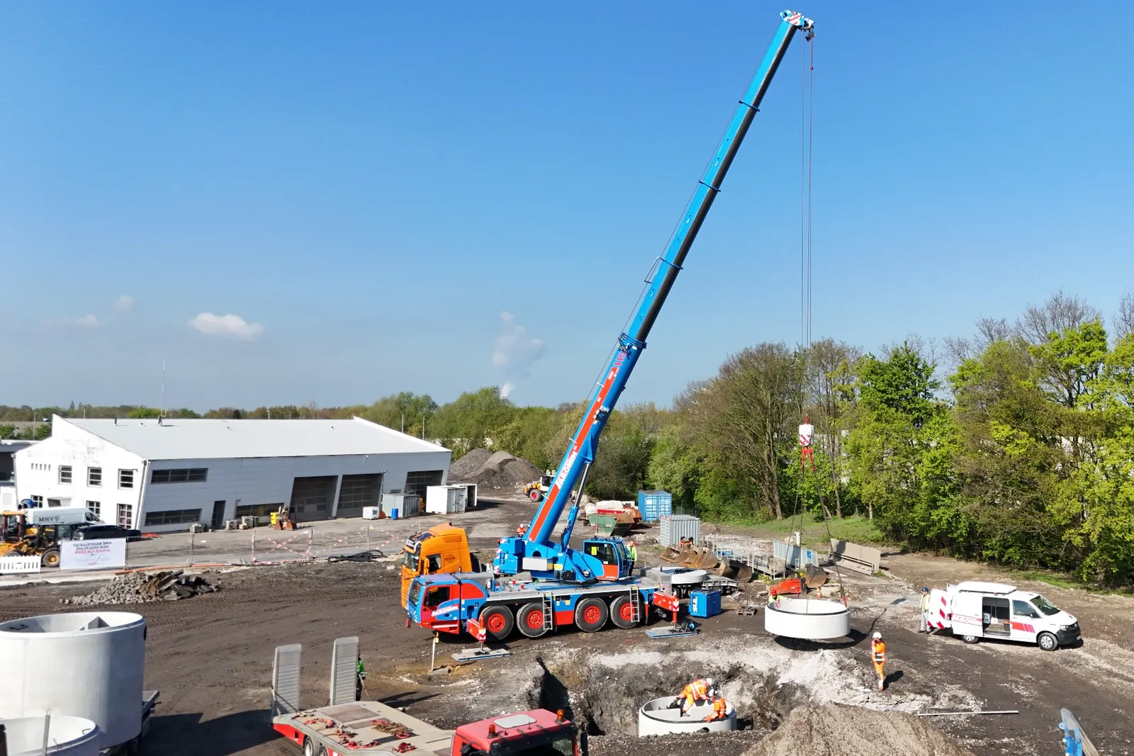 A Strabag utiliza máquinas de construção elétricas no canteiro de obras de Oberhausen
