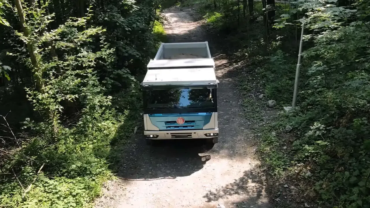 Tatra Trucks elettrifica il suo primo camion per terreni difficili