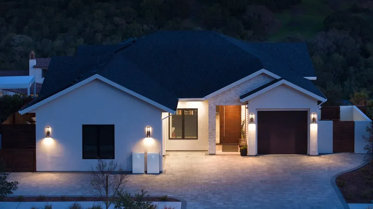 Tesla Electric startet Mietoption für Powerwall als ganzhauses Backup zum Preis von 35 Dollar pro Monat