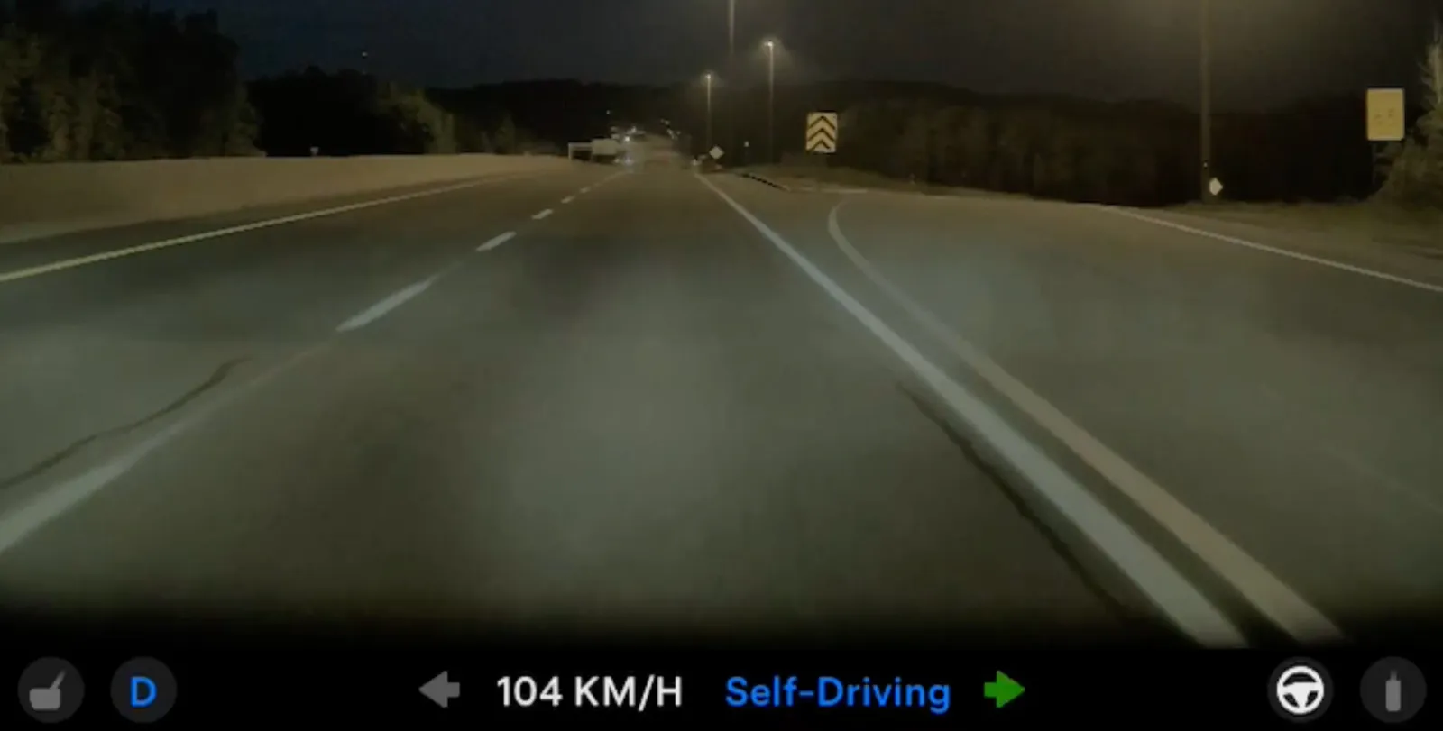 Tesla FSD V14 wybiera niewłaściwy zjazd