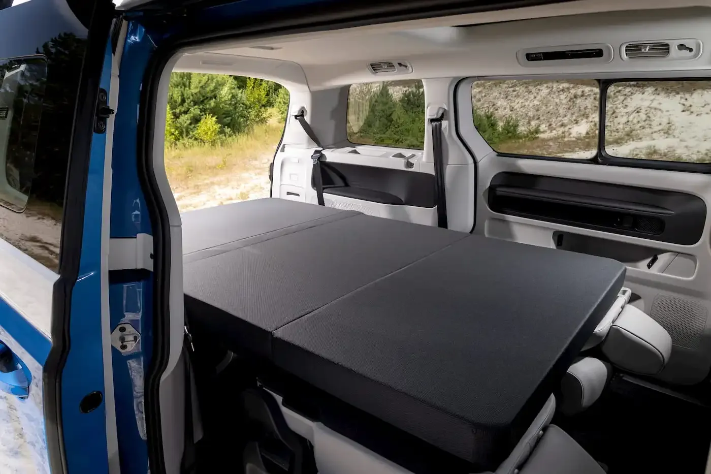 Volkswagen-ID-California-EV-camper