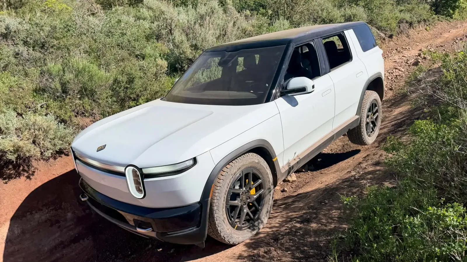 2027 Rivian R2: Primeira experiência em estrada e fora de estrada