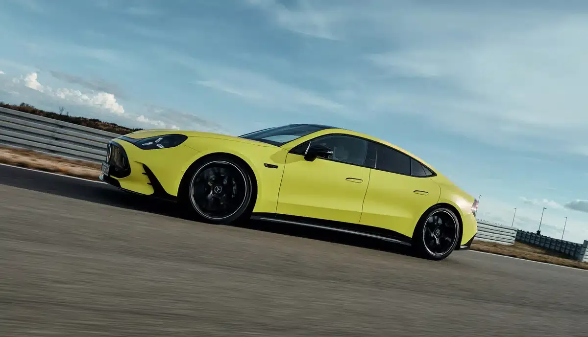 Mercedes-AMG-GT-4-Tuerer-Coupe