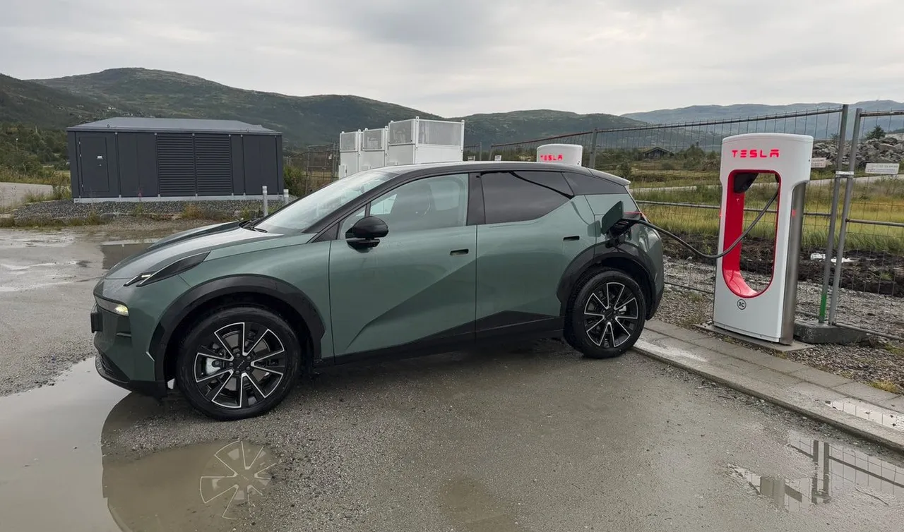 La Zeekr X raggiunge una potenza più elevata sui Supercharger rispetto alla Tesla. Ciò è potenzialmente importante per i proprietari di BMW i7 o Mercedes EQS.